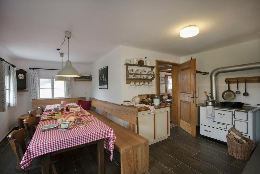 Schwadenguetl Villa Gosau Szoba fotó